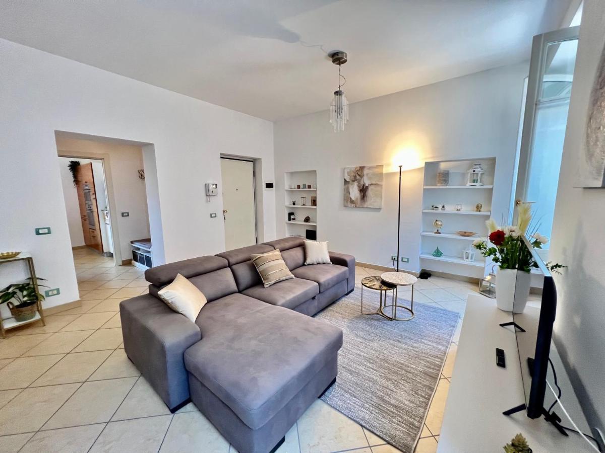 Divina Luxury Apartment With Jacuzzi Near The Lake Como Exterior foto